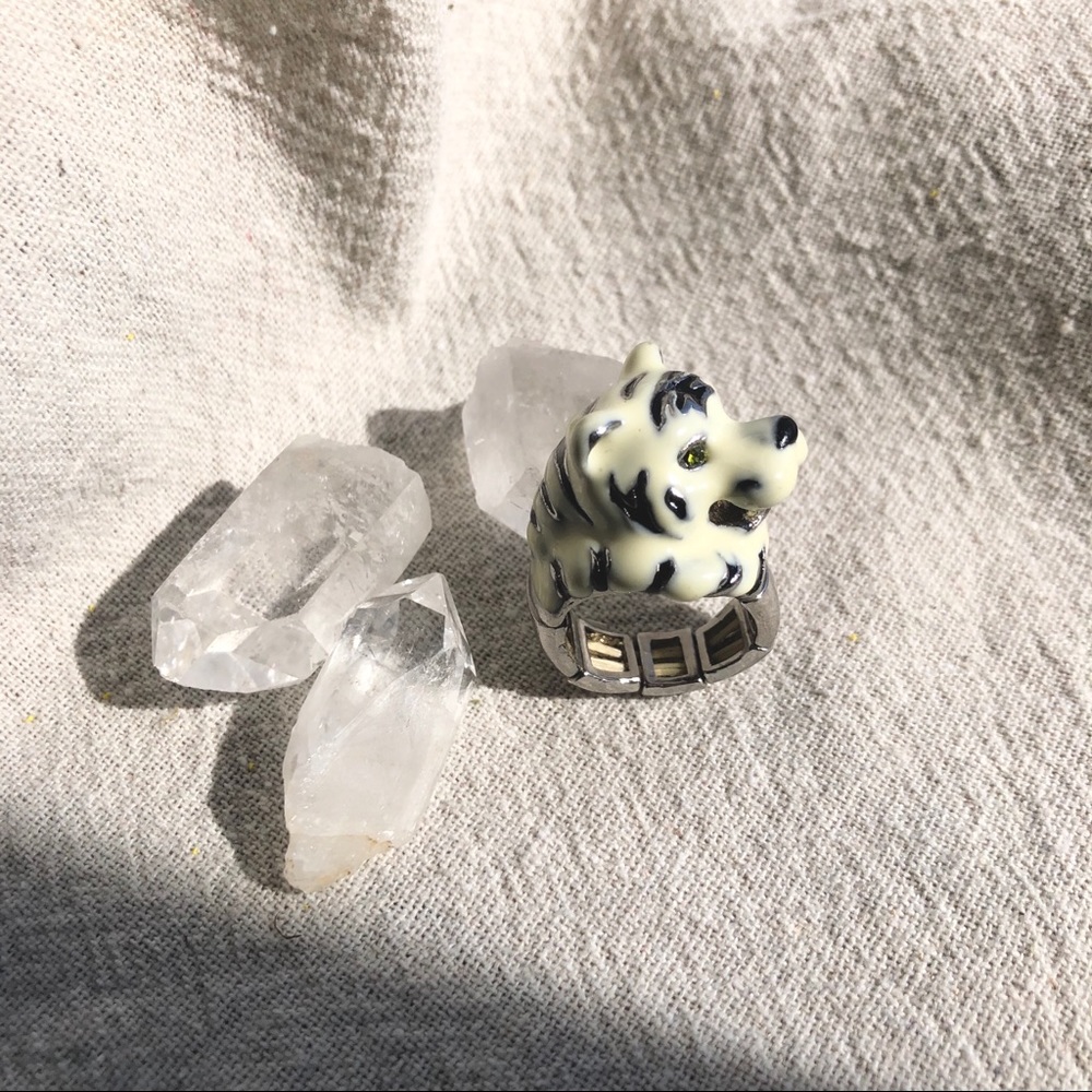 🍋 3/$25 funky tiger statement ring 🐅